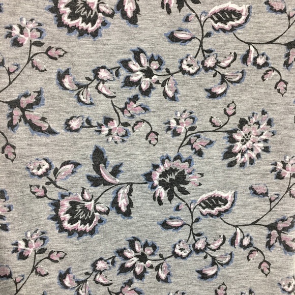 Two Pretty Floral Short Sleeve Tees Size S/P - Picture 6 of 8